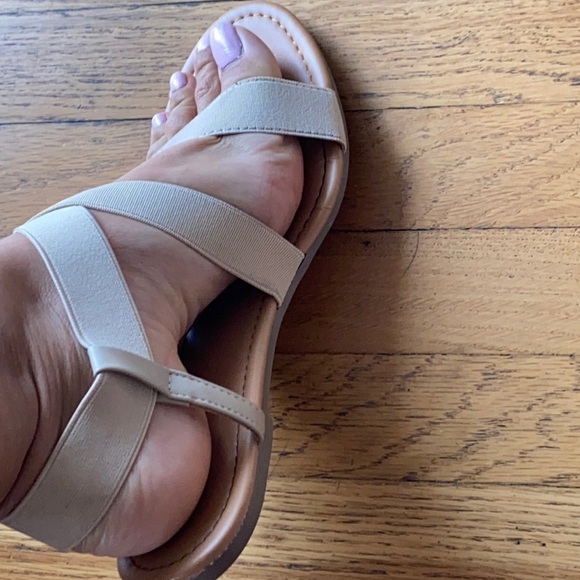 Cushion Walk By Avon Cream Elastic Strap Sandals Size 10 - Picture 7 of 7